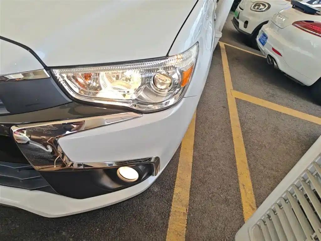 2016 ASX 2.0L CVT 2WD Navigator Edition — миниатюра 24