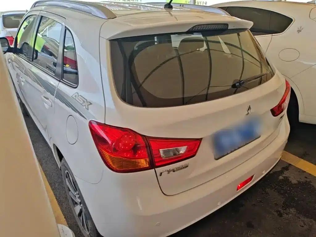 2016 ASX 2.0L CVT 2WD Navigator Edition — миниатюра 5