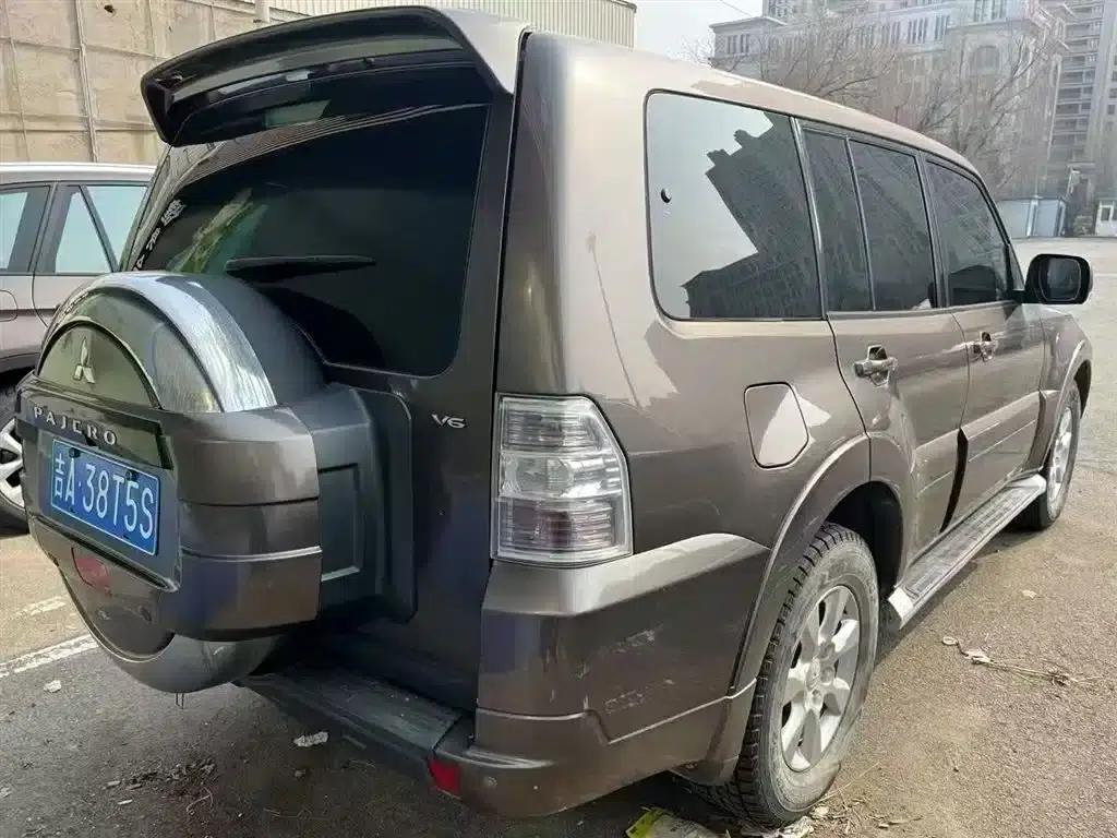 2014 Pajero 3.0L Luxury Edition (Imported) — миниатюра 7