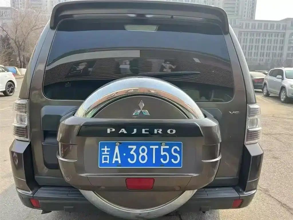 2014 Pajero 3.0L Luxury Edition (Imported) — миниатюра 8