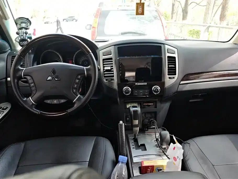2018 Pajero (Imported) 3.8L Automatic — миниатюра 12