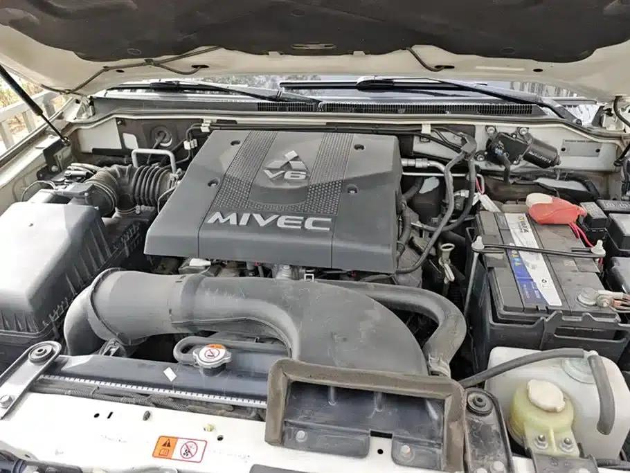 2018 Pajero (Imported) 3.8L Automatic — миниатюра 10
