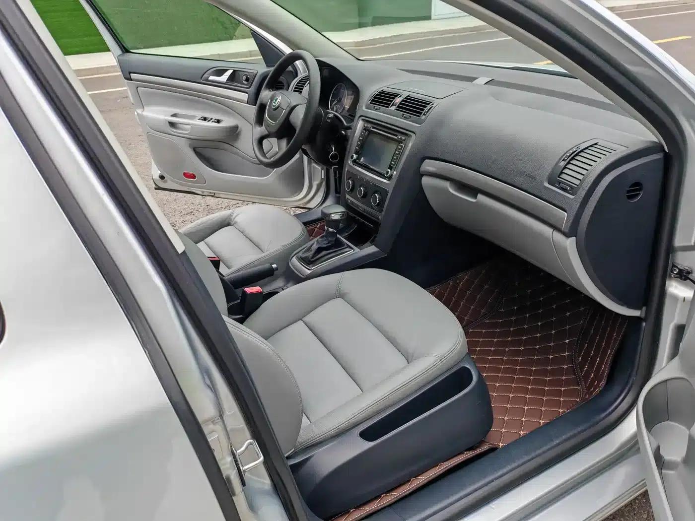 Octavia 2012 1.6L Automatic Elegance Edition — миниатюра 11