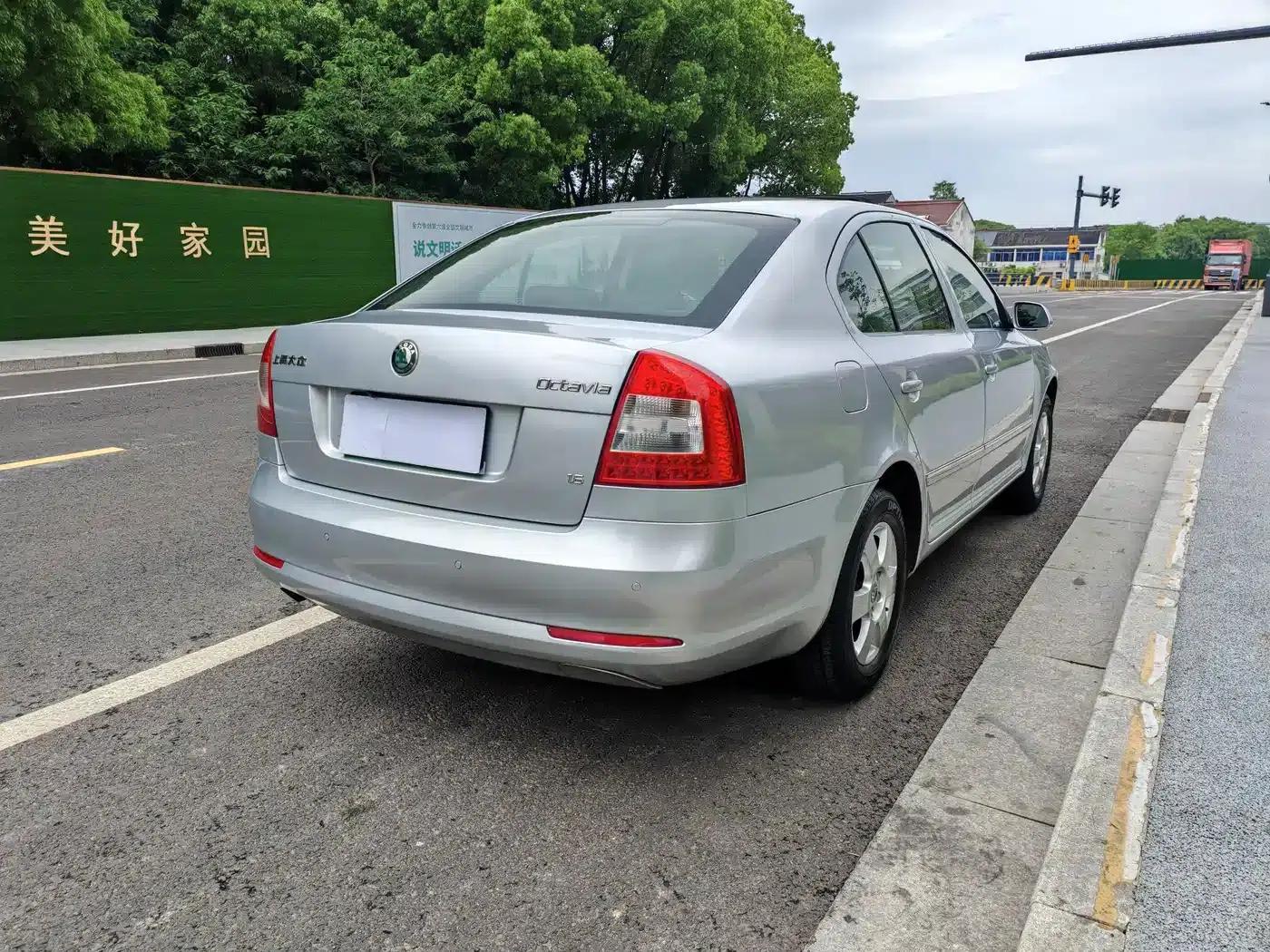 Octavia 2012 1.6L Automatic Elegance Edition — миниатюра 6
