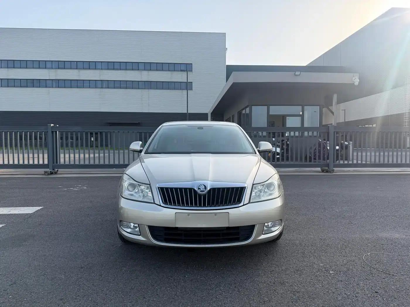 Octavia 2014 1.6L Automatic Elegance Edition — миниатюра 2