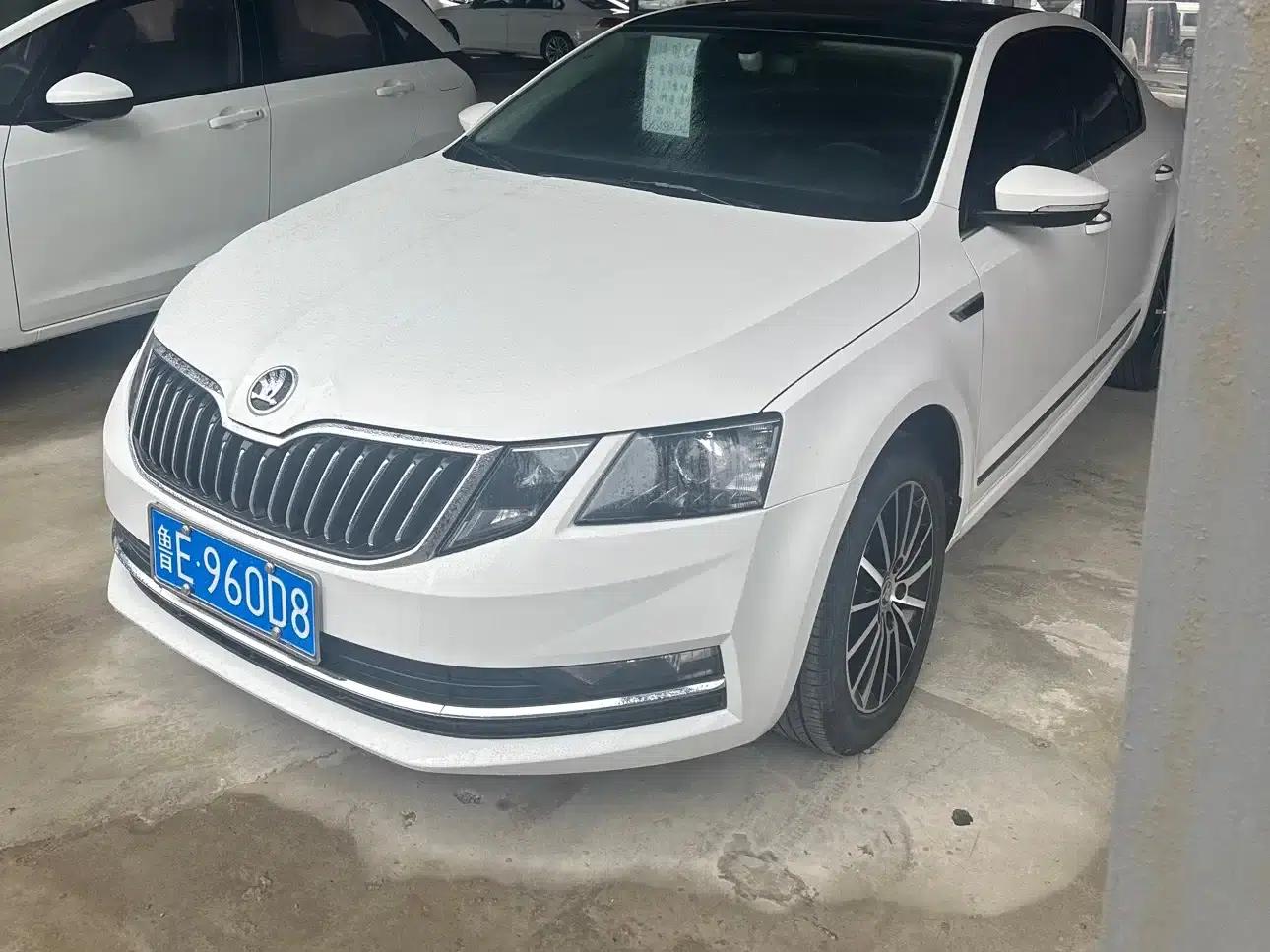 Octavia 2018 TSI230 DSG Luxury Edition — миниатюра 1