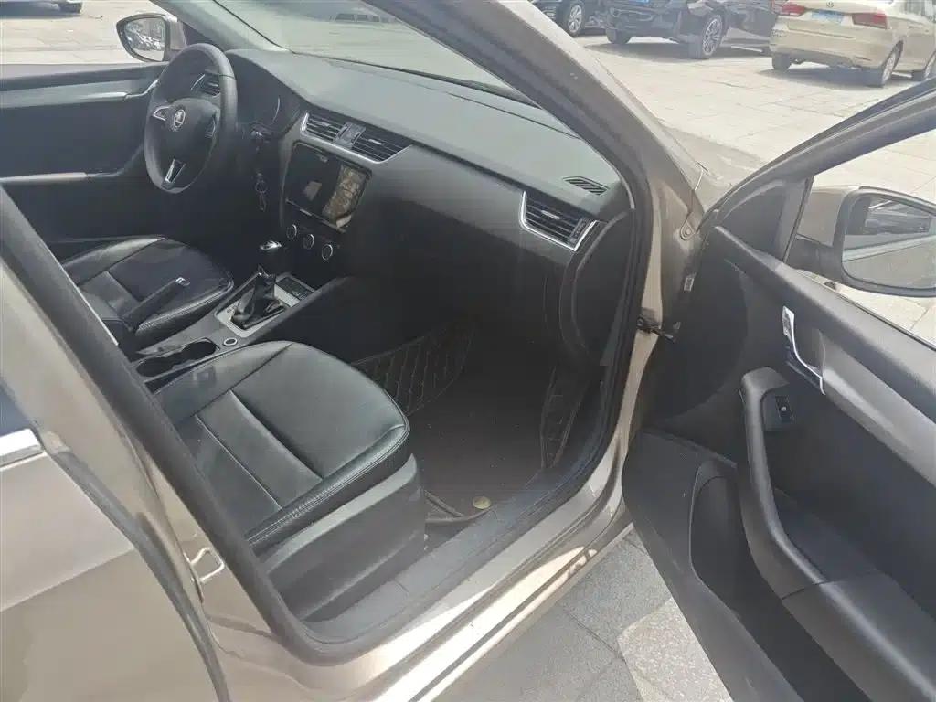 Octavia 2020 1.5L Automatic Smart Comfort Edition — миниатюра 20