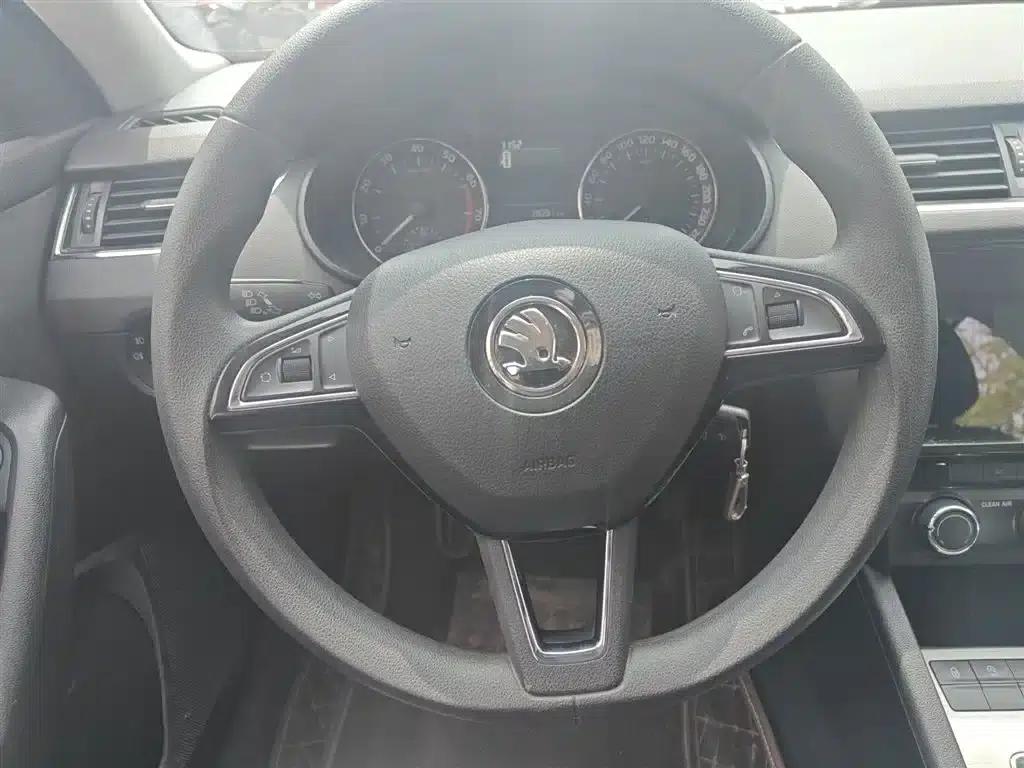 Octavia 2020 1.5L Automatic Smart Comfort Edition — миниатюра 3