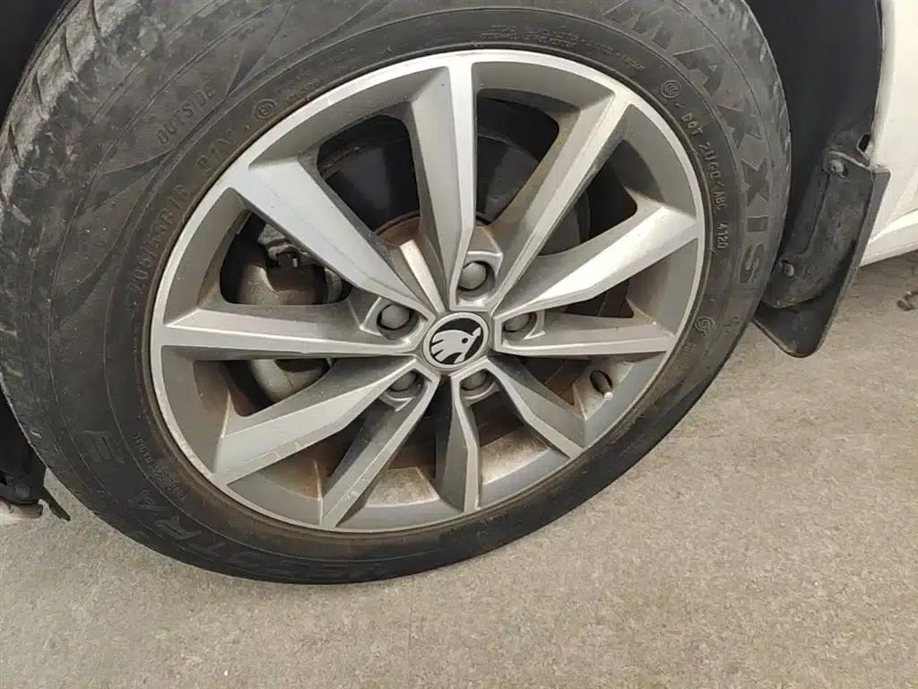 Octavia 2020 1.5L Automatic Smart Luxury Edition — миниатюра 23
