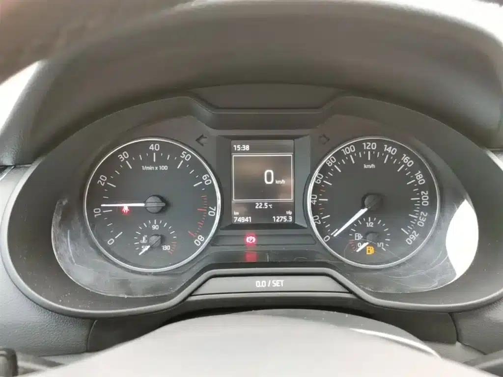 Octavia 2015 1.4TSI Manual Elegance Edition — миниатюра 12