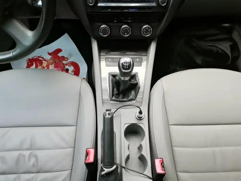 Octavia 2015 1.4TSI Manual Elegance Edition — миниатюра 14