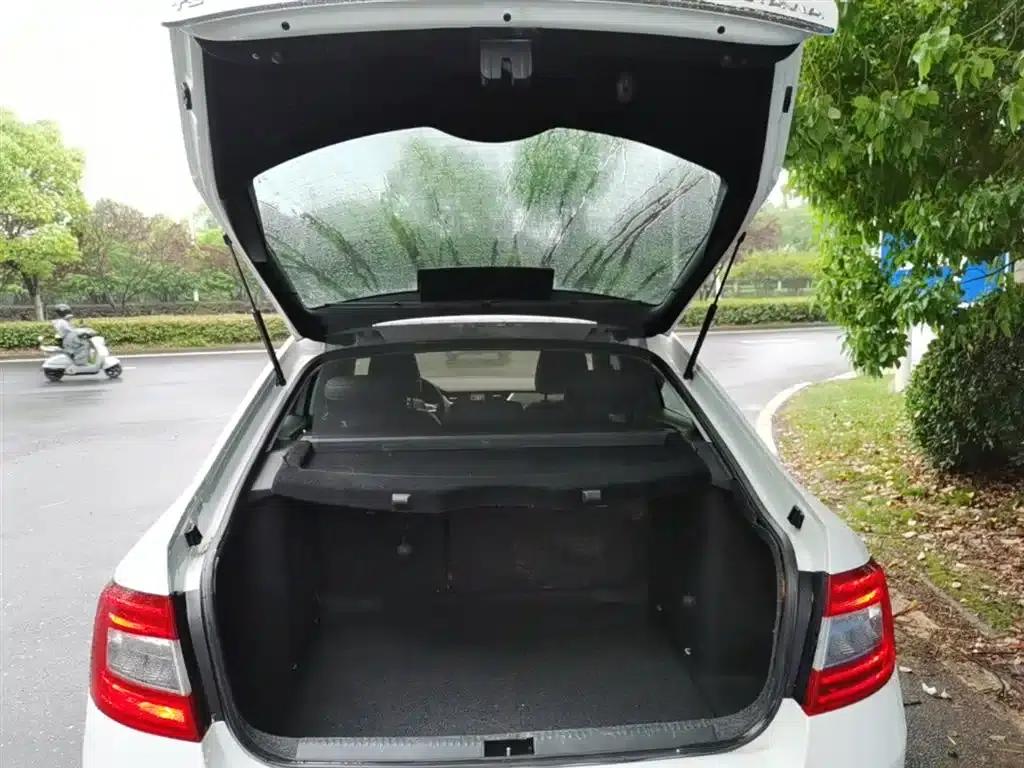Octavia 2015 1.4TSI Manual Elegance Edition — миниатюра 19