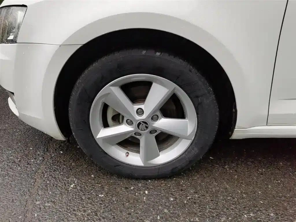 Octavia 2015 1.4TSI Manual Elegance Edition — миниатюра 23
