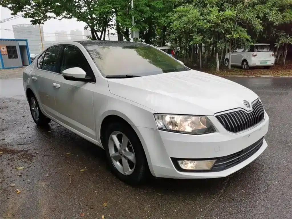 Octavia 2015 1.4TSI Manual Elegance Edition — миниатюра 4