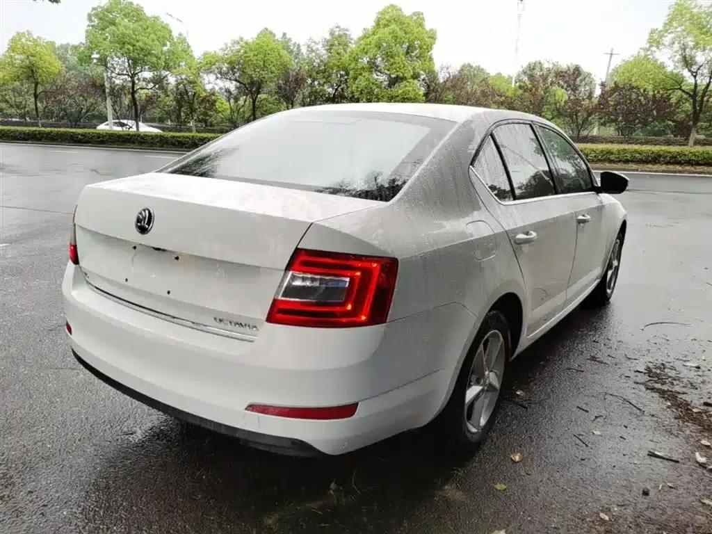 Octavia 2015 1.4TSI Manual Elegance Edition — миниатюра 7