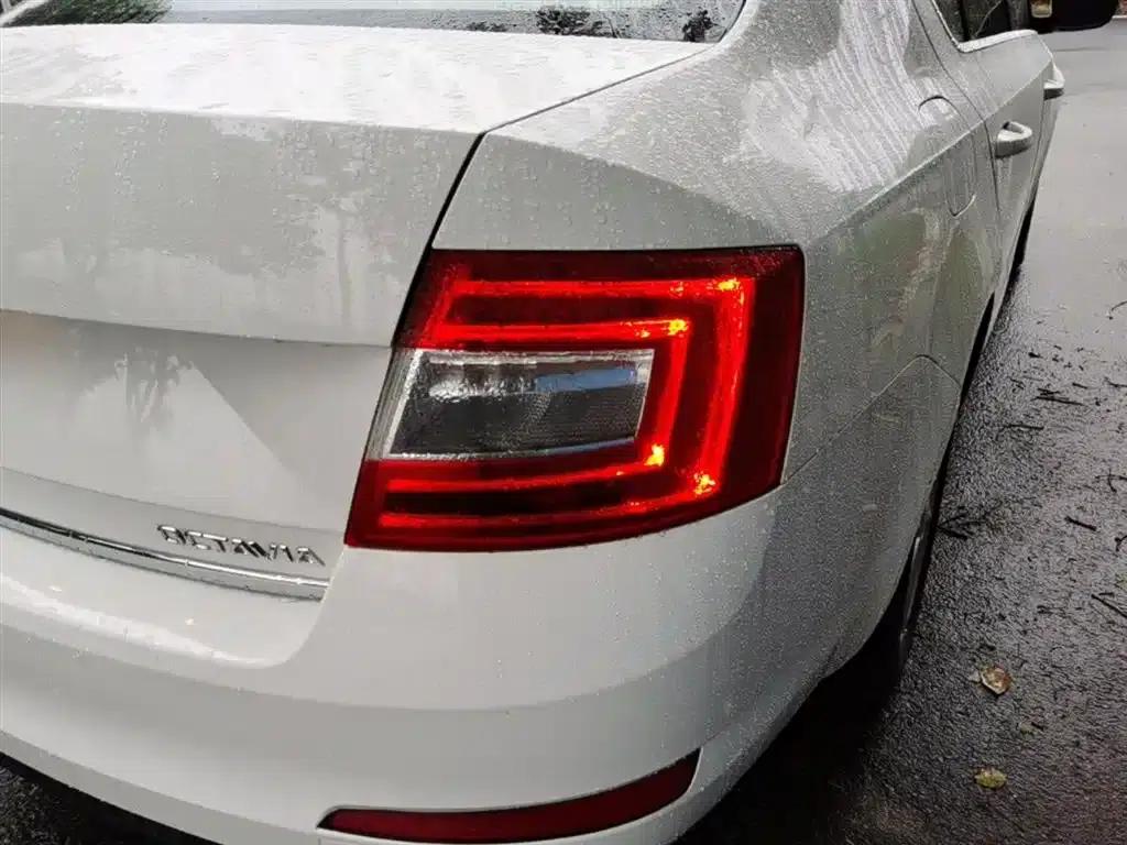 Octavia 2015 1.4TSI Manual Elegance Edition — миниатюра 8