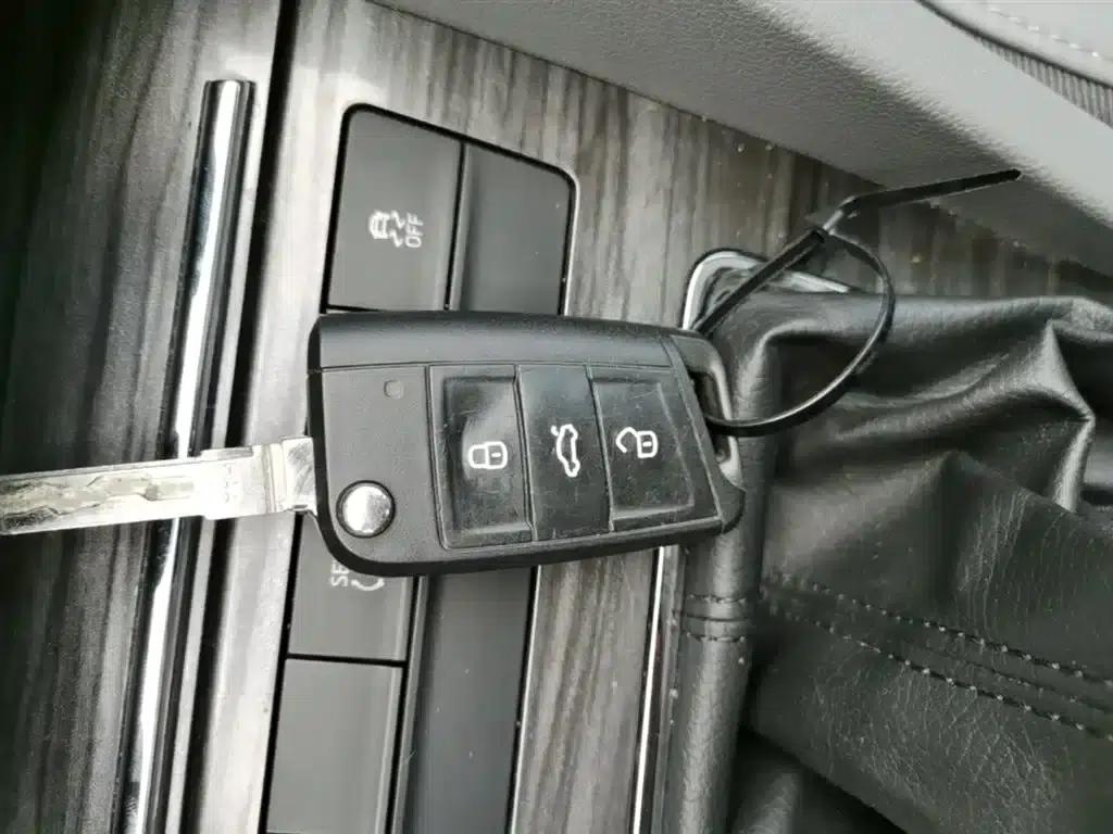 Octavia 2015 1.4TSI Manual Elegance Edition — миниатюра 9