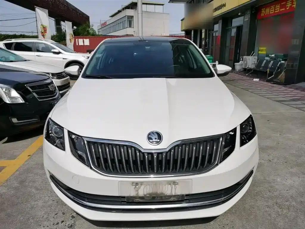 Octavia 2018 1.6L Automatic Luxury Edition — миниатюра 3
