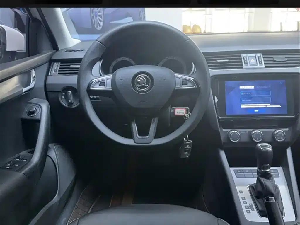 Octavia 2022 1.5L Automatic Comfort Edition — миниатюра 12
