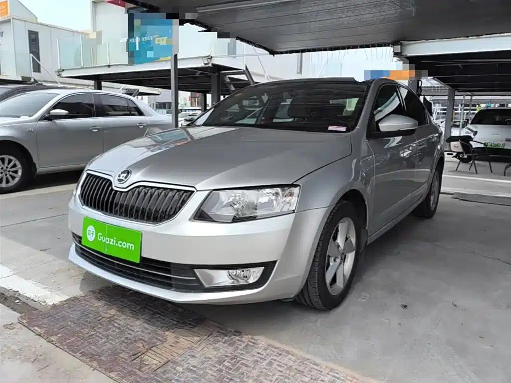 Octavia 2015 1.6L Automatic Elegance Edition — миниатюра 1