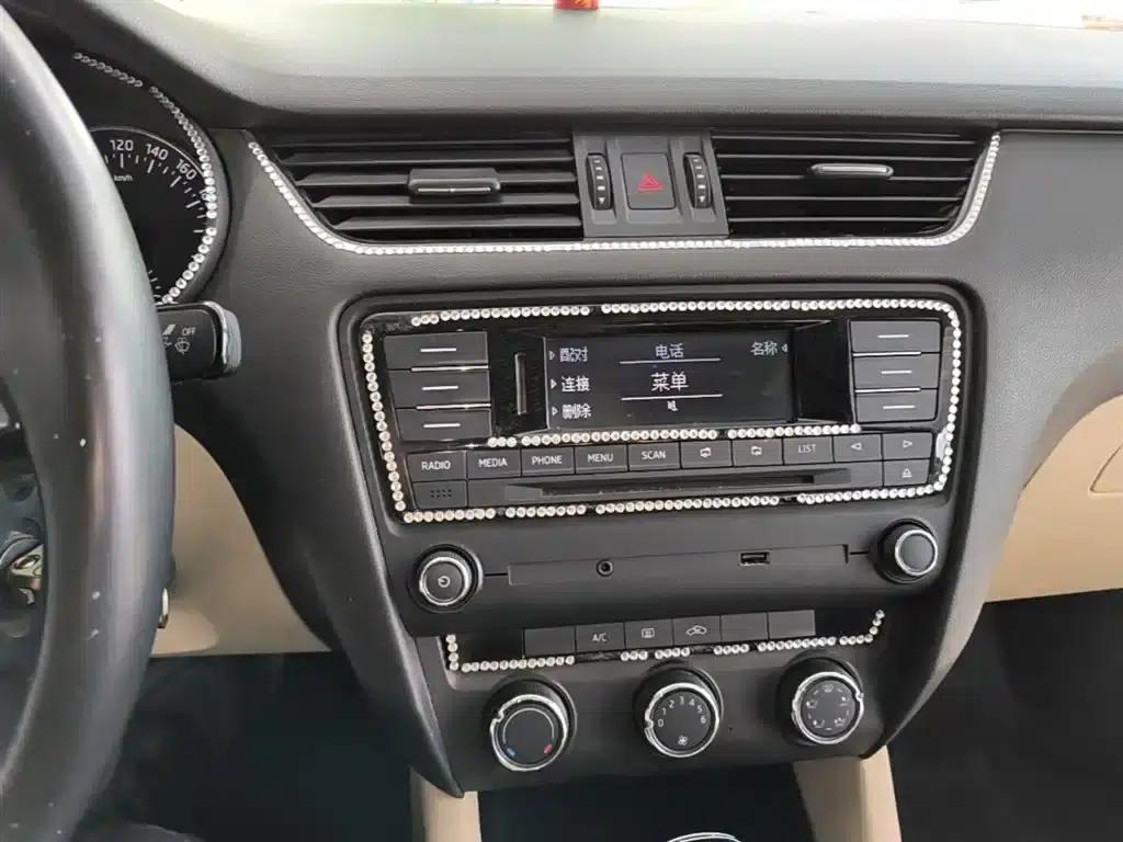 Octavia 2015 1.6L Automatic Elegance Edition — миниатюра 13