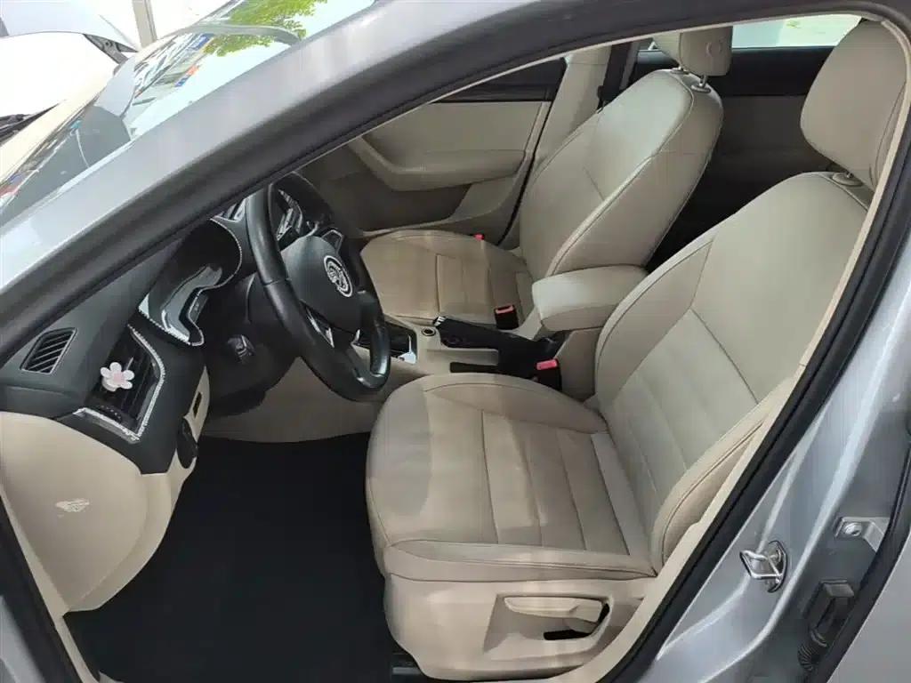 Octavia 2015 1.6L Automatic Elegance Edition — миниатюра 15