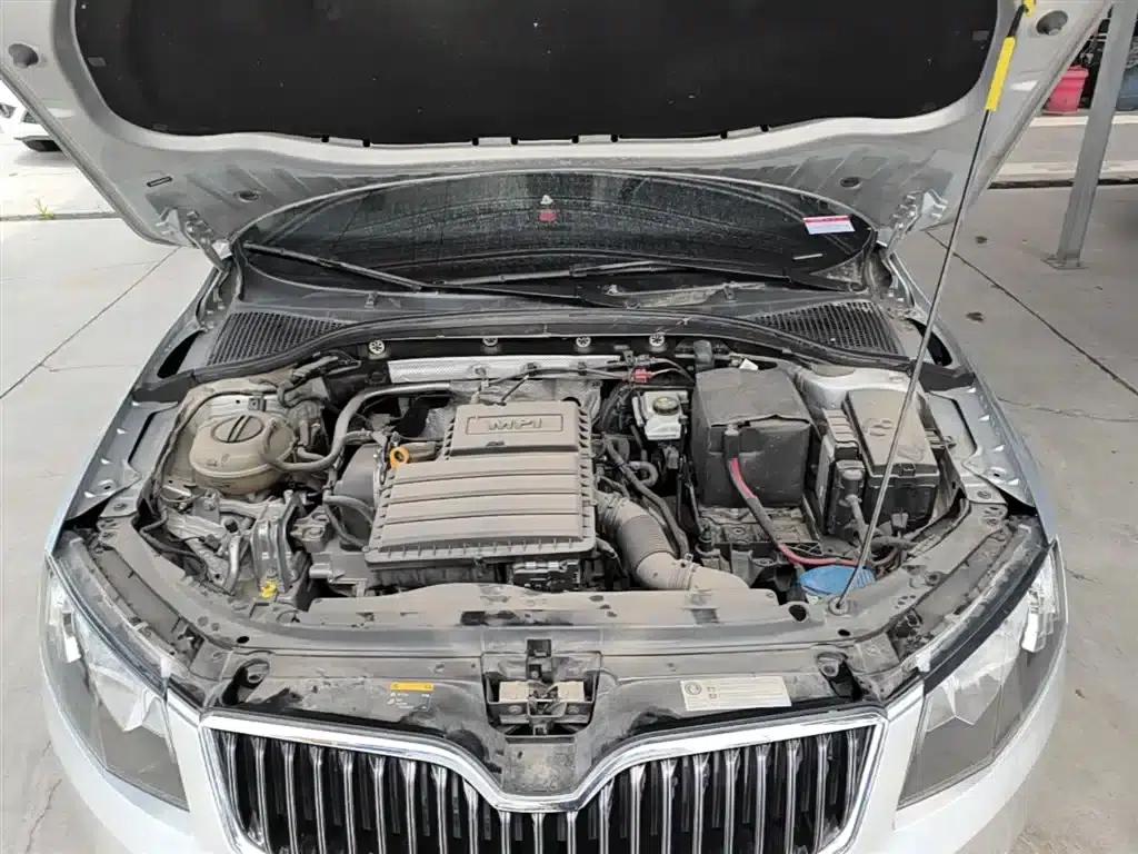 Octavia 2015 1.6L Automatic Elegance Edition — миниатюра 20