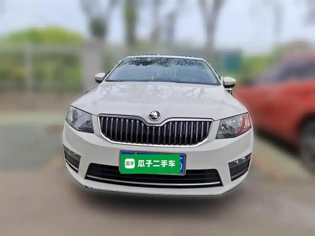 Octavia 2017 Classic 1.6L Automatic Comfort Edition — миниатюра 24