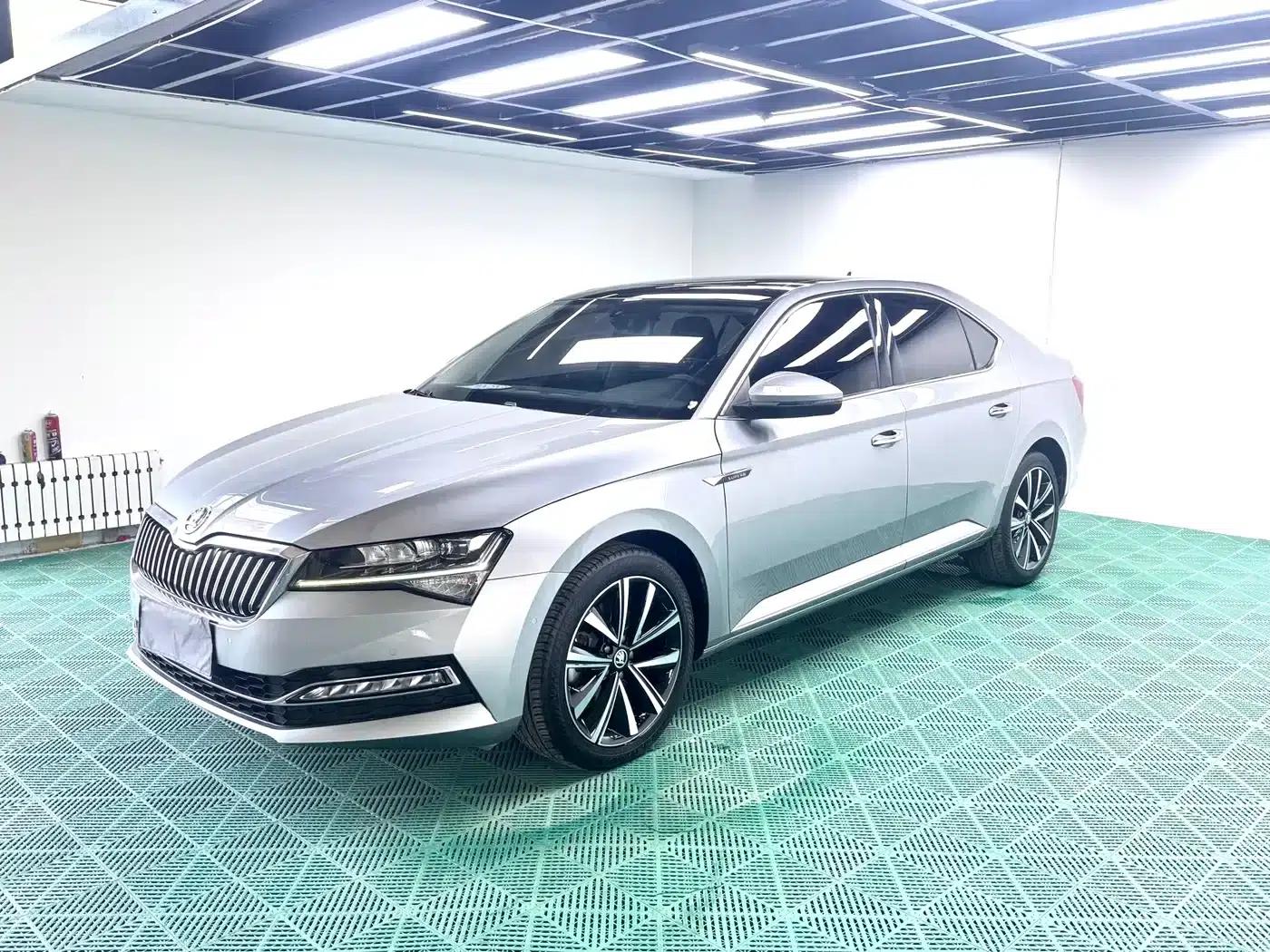 Superb 2023 Facelift TSI280 DSG Premium Edition — миниатюра 1