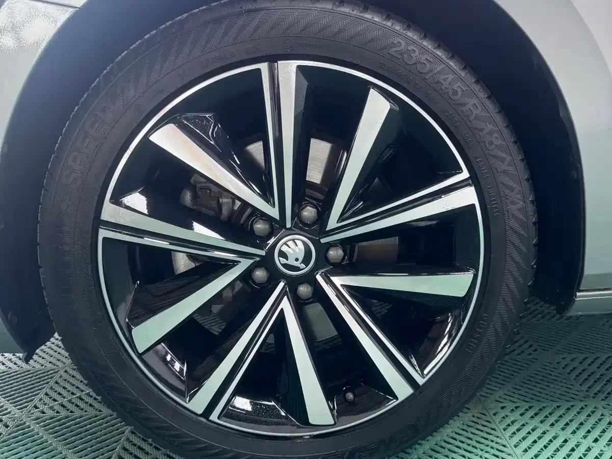 Superb 2023 Facelift TSI280 DSG Premium Edition — миниатюра 25