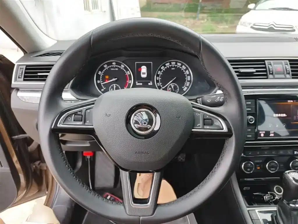 Superb 2016 TSI330 DSG Smart Edition — миниатюра 11