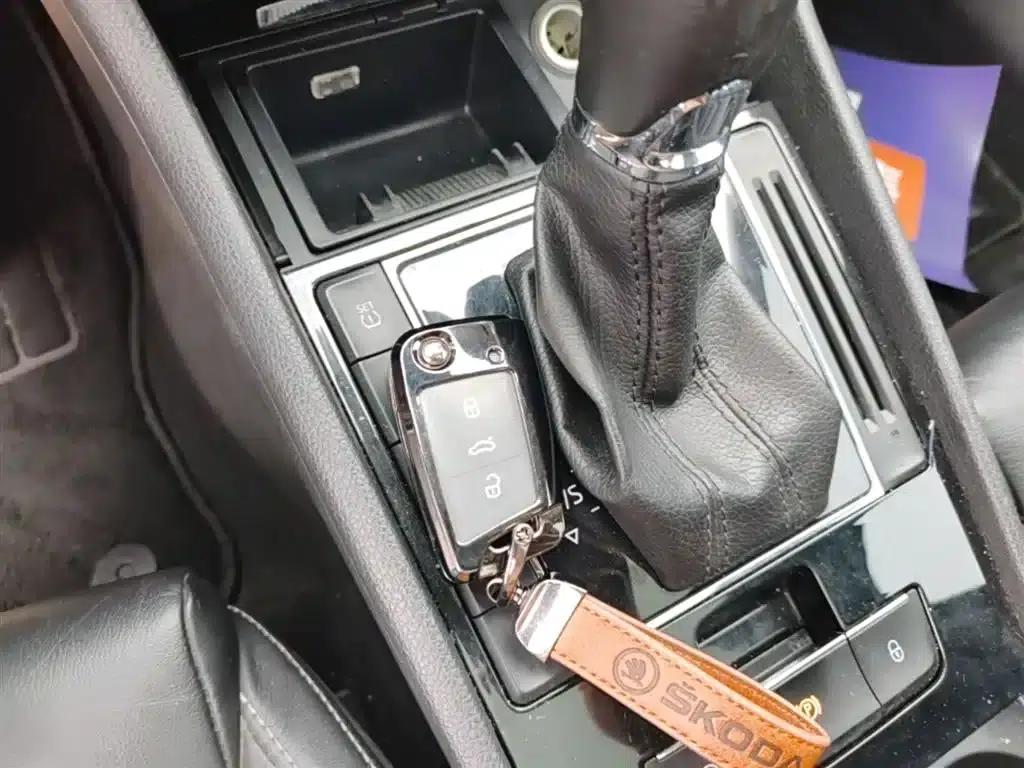 Superb 2016 TSI330 DSG Smart Edition — миниатюра 9