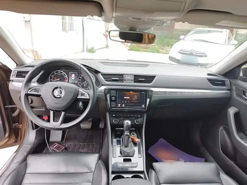 Superb 2016 TSI330 DSG Smart Edition — миниатюра 10