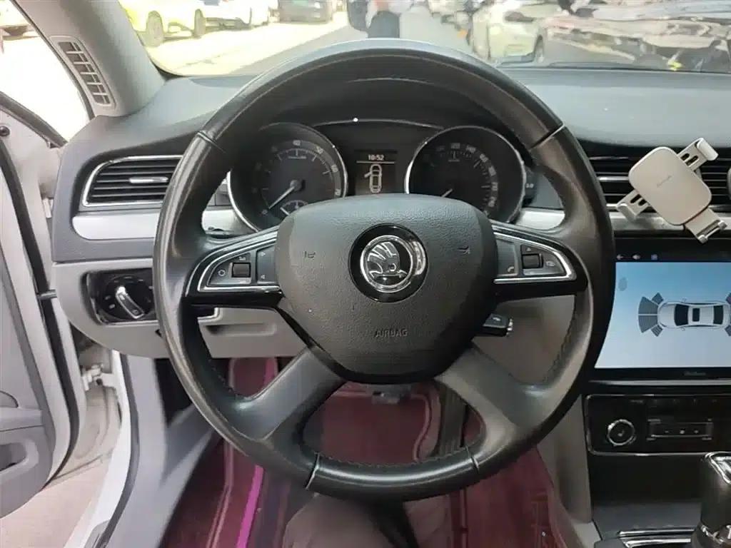 Superb 2013 1.8TSI Automatic Elegant Edition — миниатюра 11