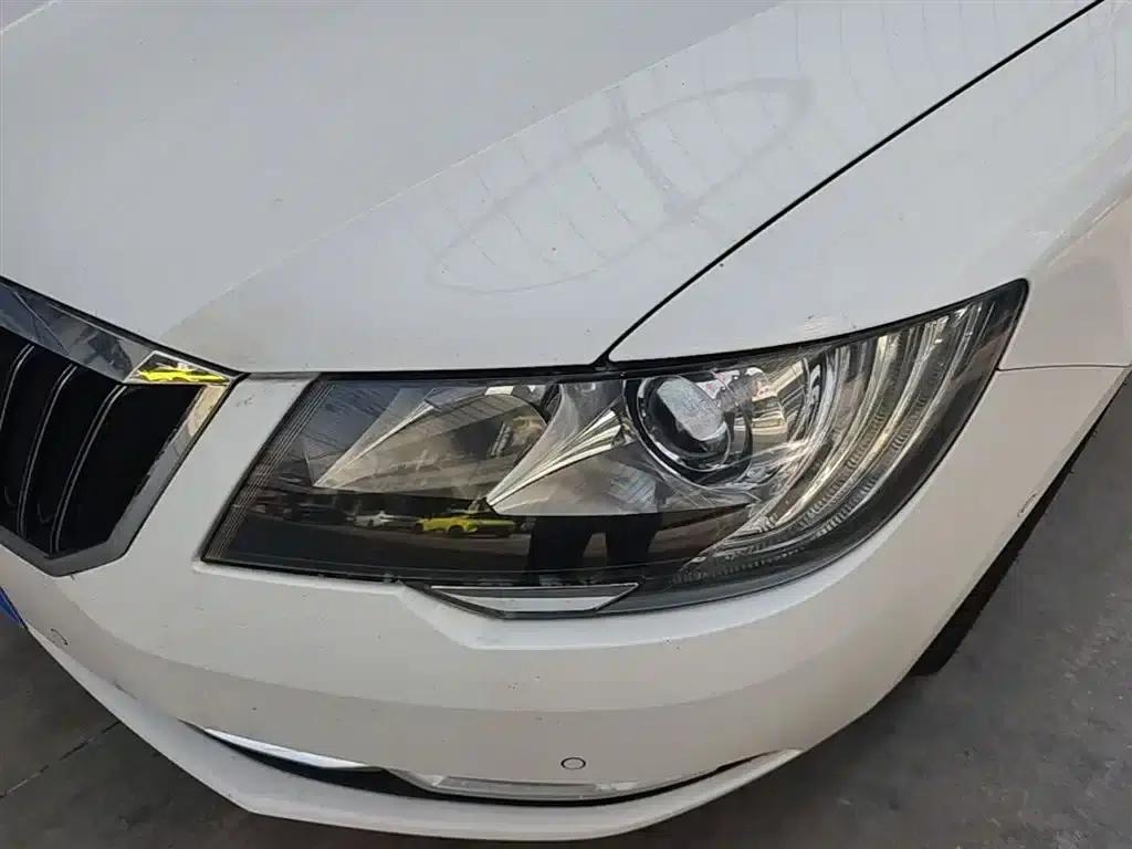 Superb 2013 1.8TSI Automatic Elegant Edition — миниатюра 24