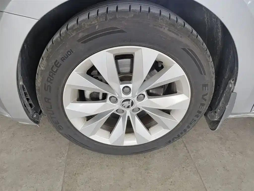 Superb 2019 TSI280 DSG Comfort Edition — миниатюра 23
