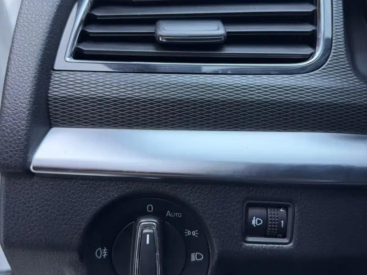 Kamiq 2023 1.5L Automatic Comfort Edition — миниатюра 6
