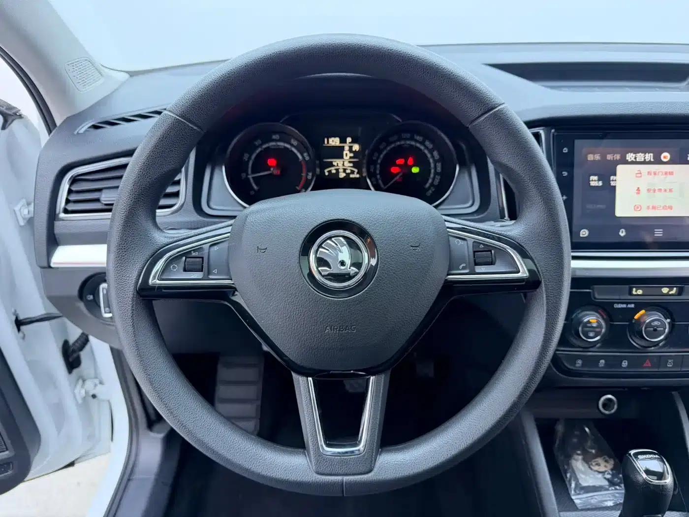 Kamiq 2023 1.5L Automatic Comfort Edition — миниатюра 7