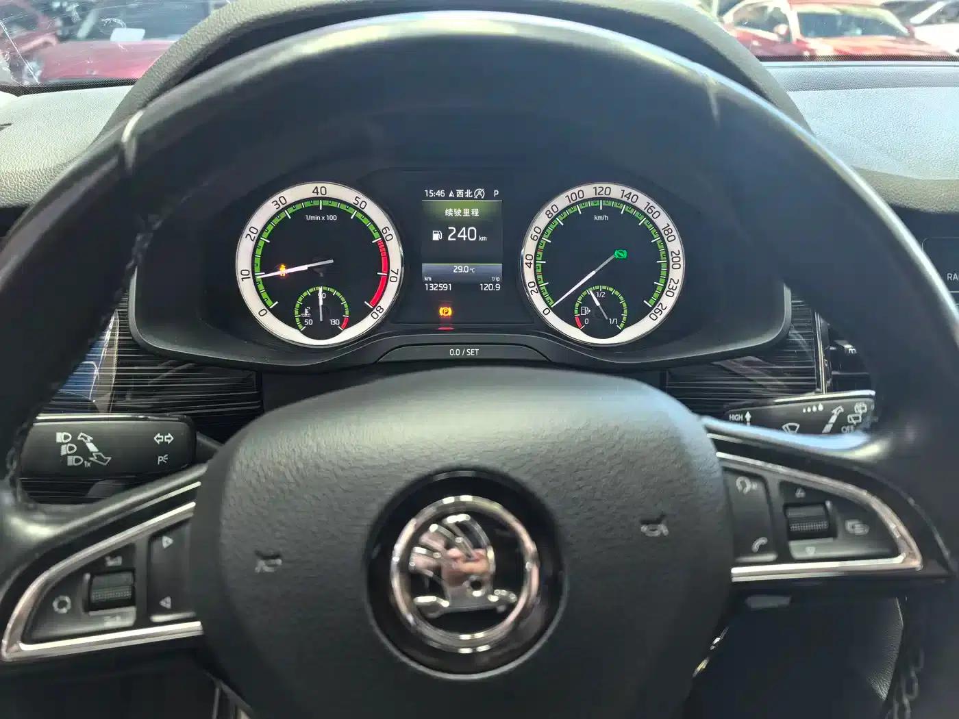 2018 Kodiaq TSI380 7-seater 4WD Flagship Edition — миниатюра 10
