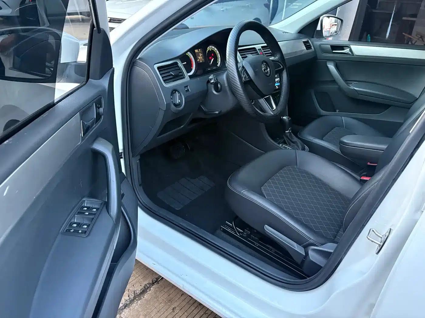 Rapid 2019 1.5L Automatic Comfort Edition (China VI Emission Standard) — миниатюра 6