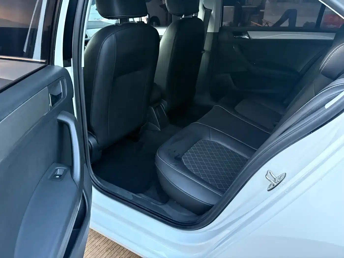 Rapid 2019 1.5L Automatic Comfort Edition (China VI Emission Standard) — миниатюра 7