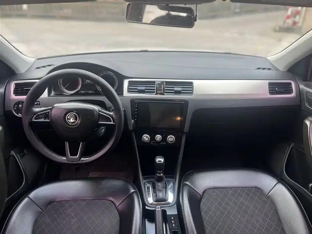 Rapid 2018 1.6L Automatic Comfort Edition — миниатюра 7