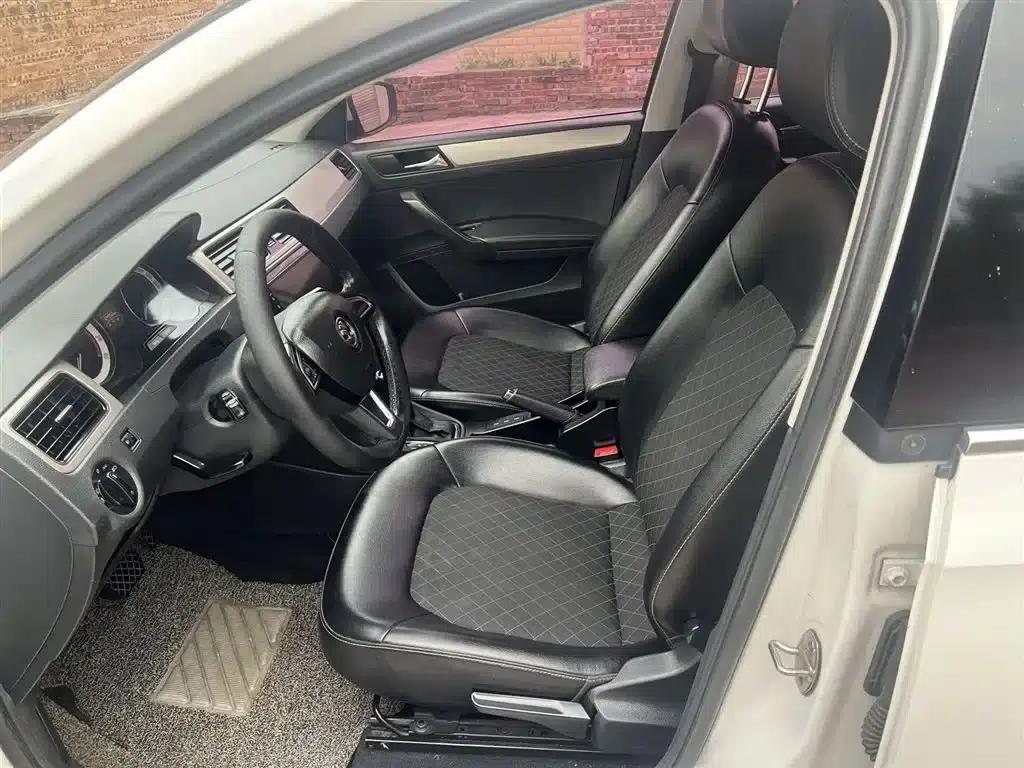 Rapid 2018 1.6L Automatic Comfort Edition — миниатюра 8