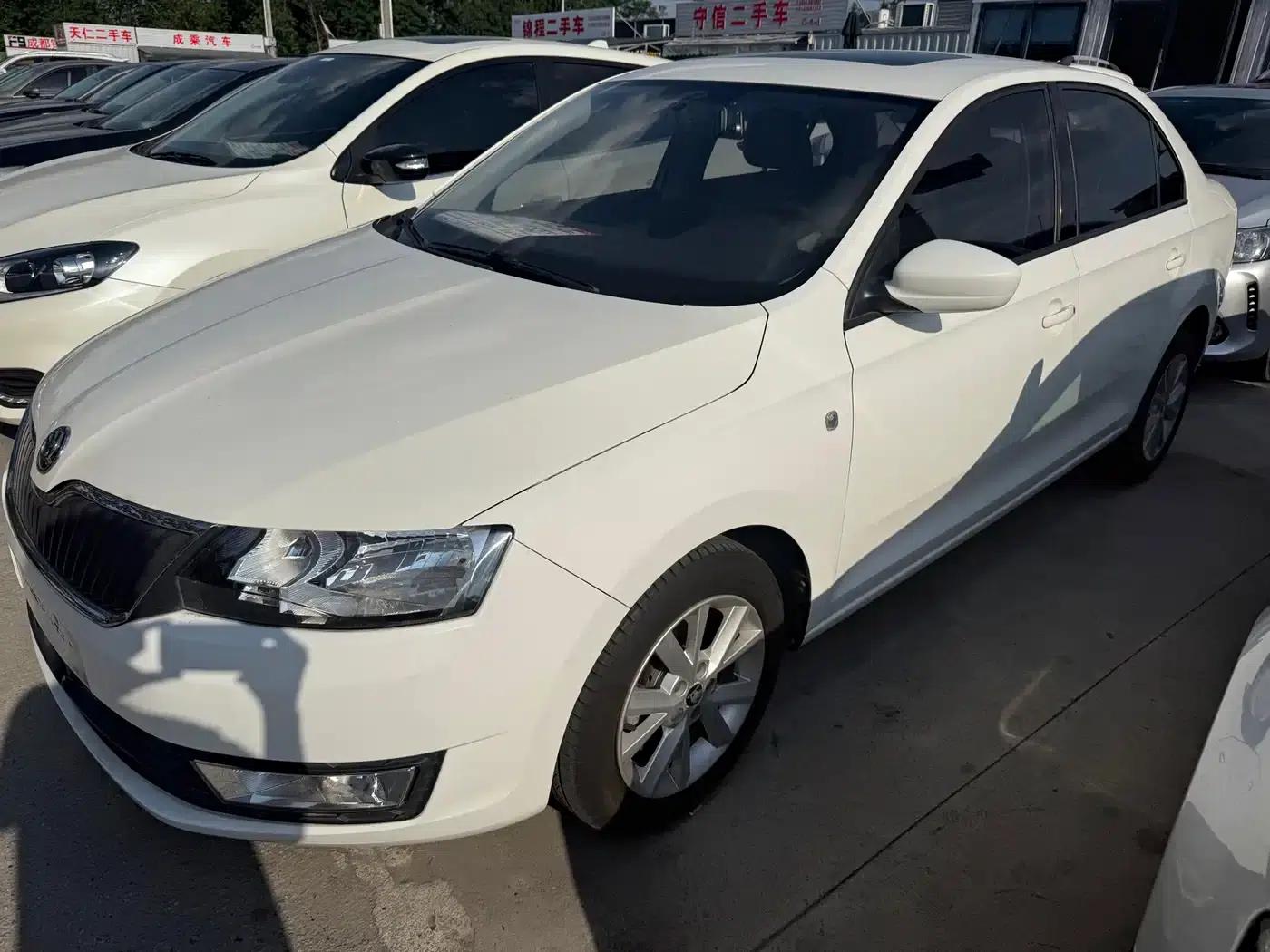 Rapid 2016 1.6L Automatic Comfort Edition — миниатюра 1