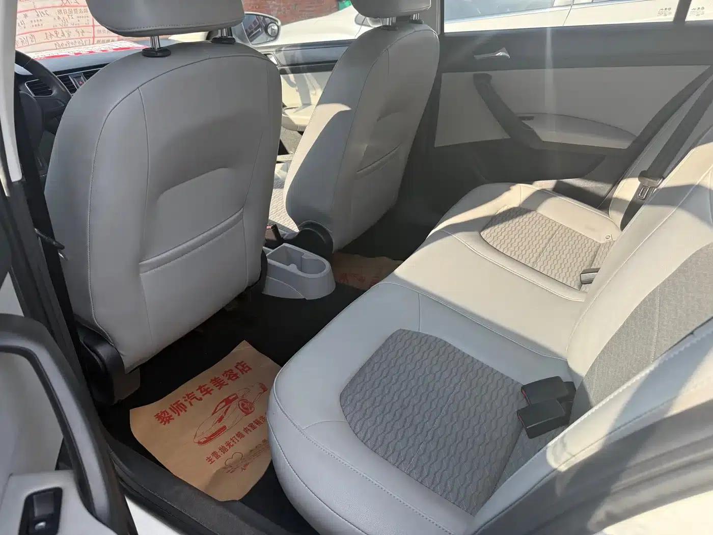 Rapid 2016 1.6L Automatic Comfort Edition — миниатюра 5