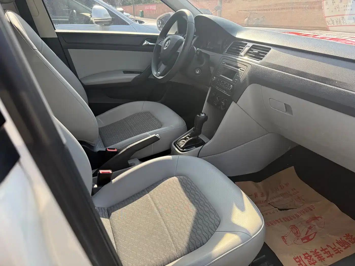 Rapid 2016 1.6L Automatic Comfort Edition — миниатюра 8
