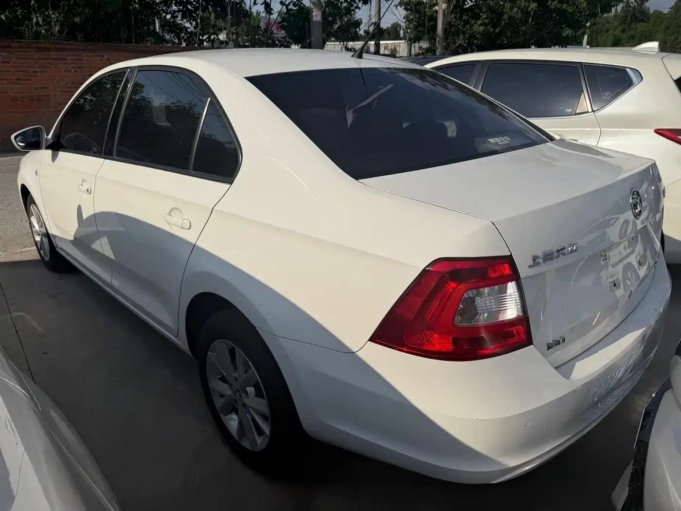Rapid 2016 1.6L Automatic Comfort Edition — миниатюра 9