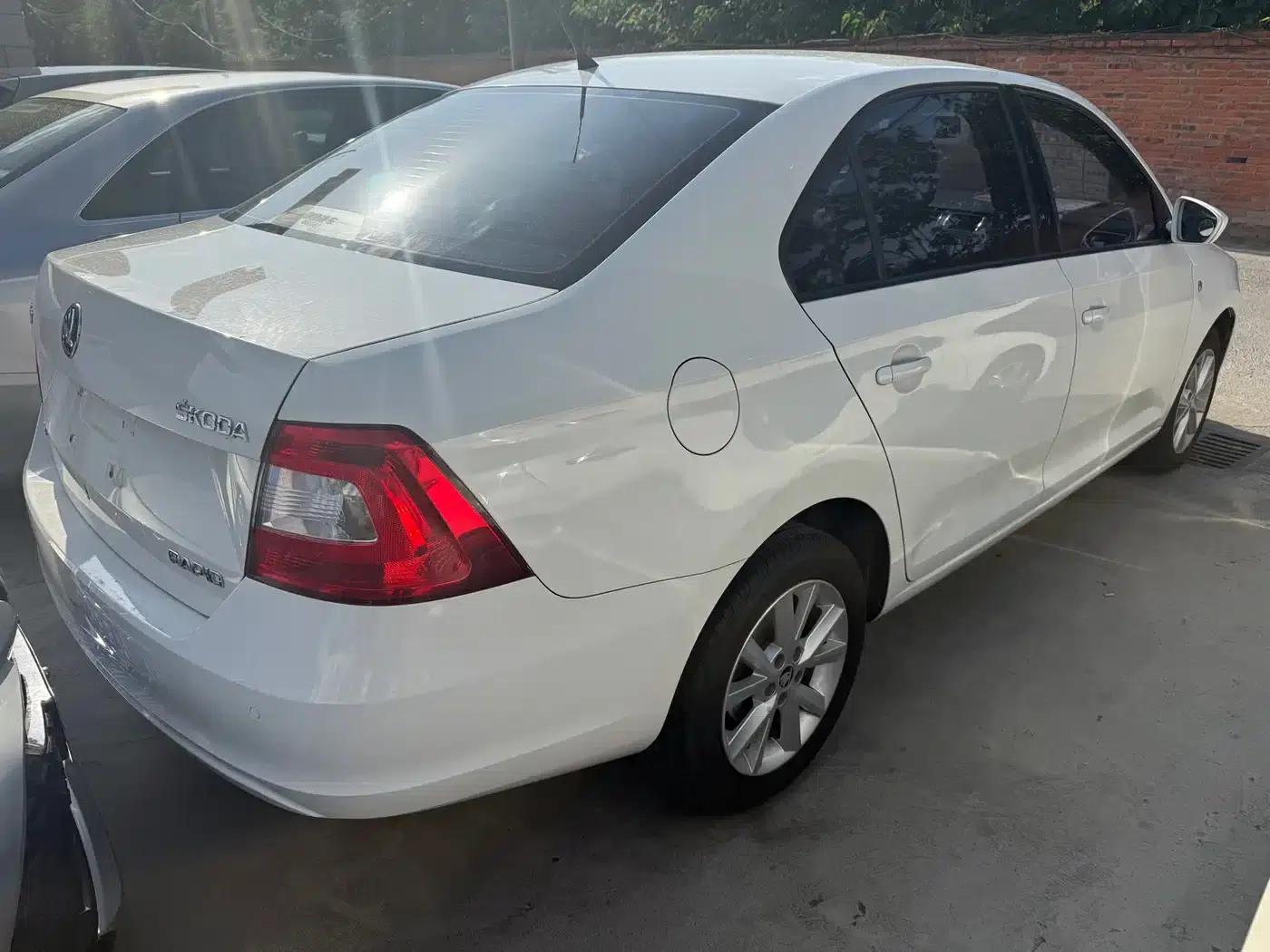 Rapid 2016 1.6L Automatic Comfort Edition — миниатюра 10
