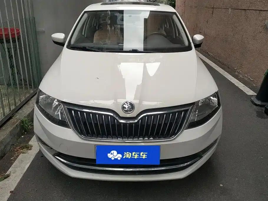 Rapid 2018 1.6L Manual Comfort Edition — миниатюра 2