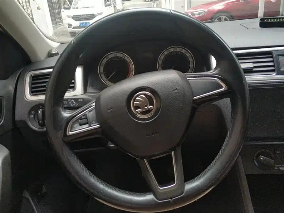 Rapid 2018 1.6L Manual Comfort Edition — миниатюра 15